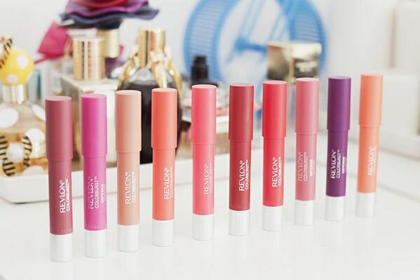 Blitzens's tweet image. #revlon #colorbust : mat, laqué et encre. Chez #monoprix pour moins de 10€. N’oubliez pas vos carte fidélité ^^