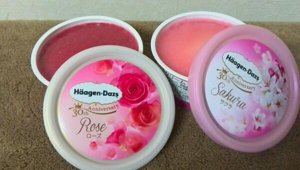 どmなキョン 少し前にツイートした ハーゲンダッツの サクラ と ローズ のアイス買ってみた サクラは桜餅の味 ローズは入浴剤の味 Http T Co Nhjxrt9wy1