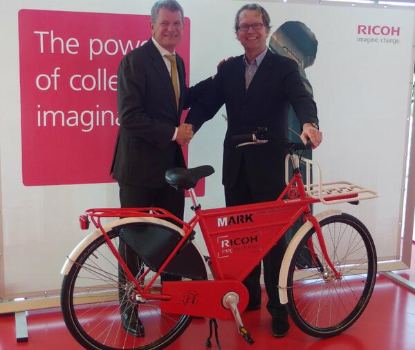 CEO met eigen Ricoh-fiets. Kado <a href="/wesselberkman/">Wessel Berkman</a> / <a href="/DeFietsfabriek/">De Fietsfabriek</a>. Unieke serie van 3 toegevoegd aan onze fietspool