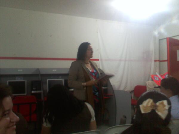 Reunión de Formación Docente en la Escuela Jáuregui.