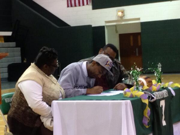9SportsDirector's tweet photo. Redemptorist DB Russell Gage signs with #LSU. He played 1540 snaps in eleven games as a senior. Never rested http://t.co/tUeEbdDobq