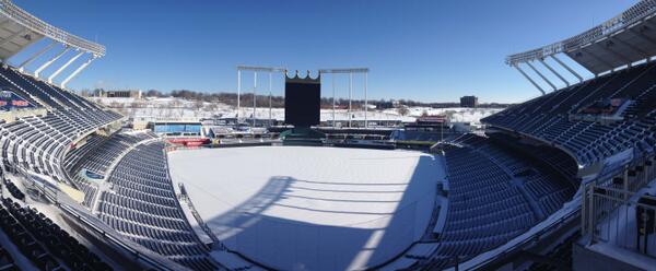Royals's tweet photo. Good morning from a snowy Kauffman Stadium. 9 days until Pitchers and Catchers report to Spring Training! #Royals http://t.co/7ysntRQjPx