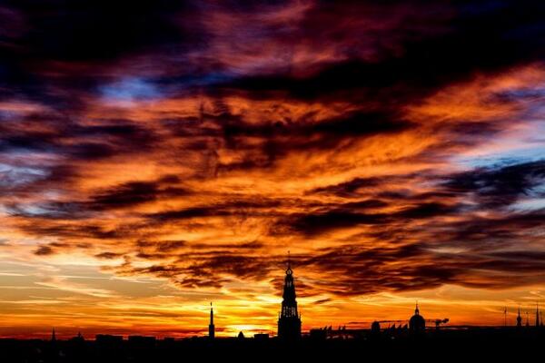 SoPRSunny's tweet image. The #Amazing #Sky from the @SkyloungeAms #breathetaking