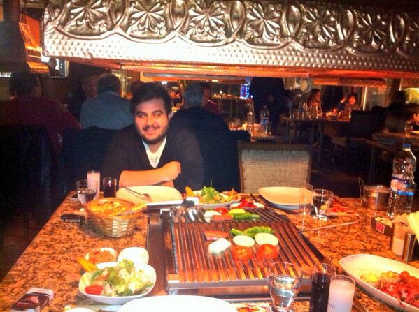 ozkkkan's tweet photo. İyiki dogdun panchooo @bbaassaarr http://t.co/9cNRnEzLxn