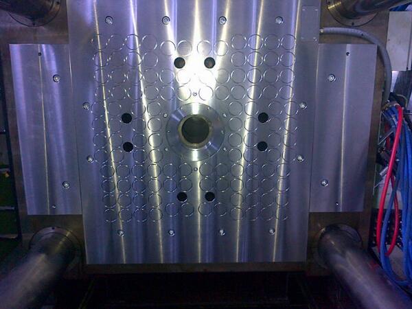 Installation d'un nouveau système tout acier sur une presse 1000 t engel chez valeo nogent le rotrou