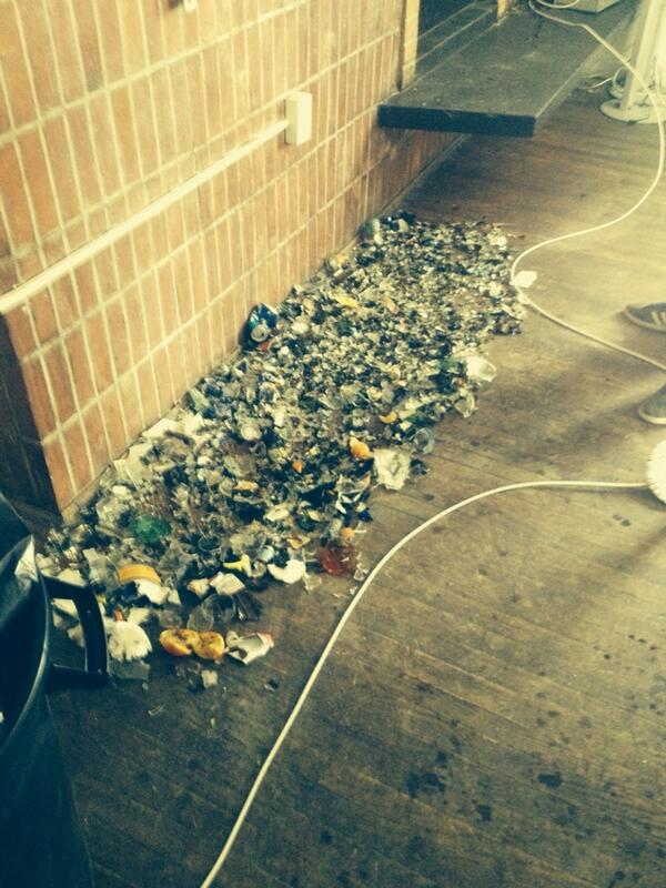 MacD____'s tweet image. Glass war got real