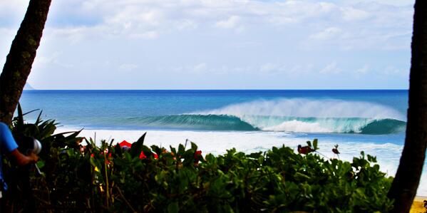 WSL_QS's tweet photo. The #VolcomPipePro is ON! Watch LIVE: http://t.co/oTVWd2G0dQ  @Volcom @VolcomPipePro http://t.co/P7ifWFWmmv