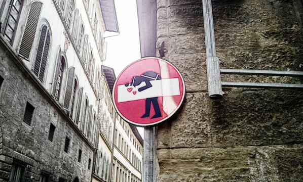 CristianaRubbio's tweet image. #modenadigitale Esempi di #urbanhacking a #Firenze @PabloSChillon