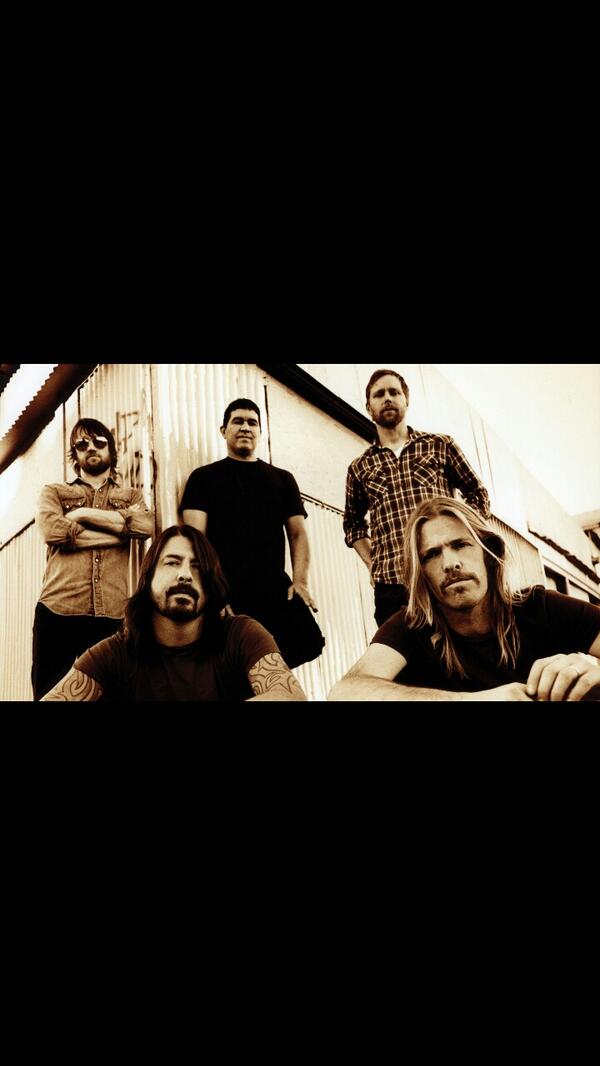 MusicInPicture's tweet image. Foo Fighters -