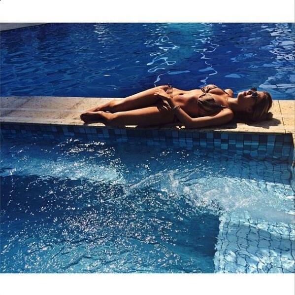 AliceSousa1994's tweet photo. Quarta-feira nada comum. http://t.co/P1ylLKhSmo