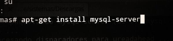 linux4people's tweet image. #EasyLinux instalar MySQL en distros Ubuntu, abre el terminal, entorno root, tipea apt-get install mysql-server. 1…