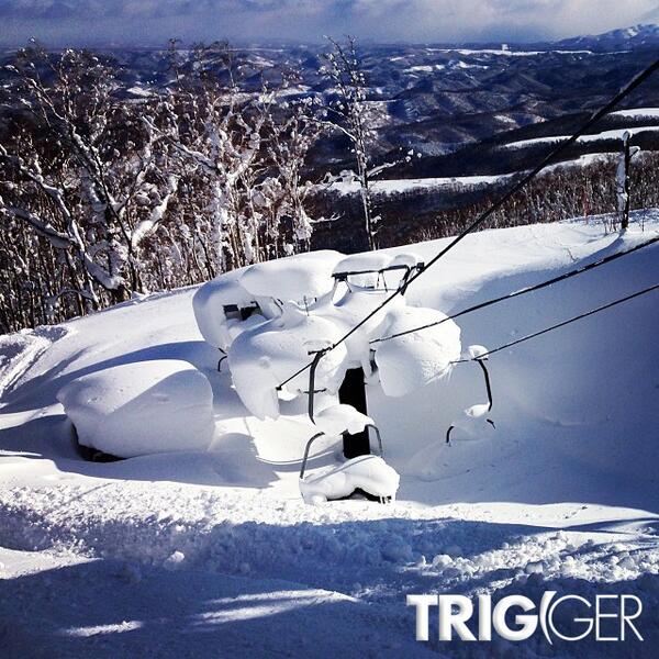 TriggerHouse's tweet image. The chairlift is under the weather. Literally #japanbyvan @Patagonia @PatagoniaBoston @sassglobaltravel @triggerhouse