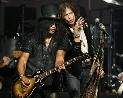RockPics's tweet photo. Slash (Guns N' Roses) y Steven Tyler (Aerosmith). http://t.co/jjVNG9apRx