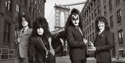 RockPics's tweet photo. Kiss. http://t.co/L4qKNxyPQA