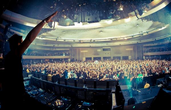 PartyFestivals tweet picture