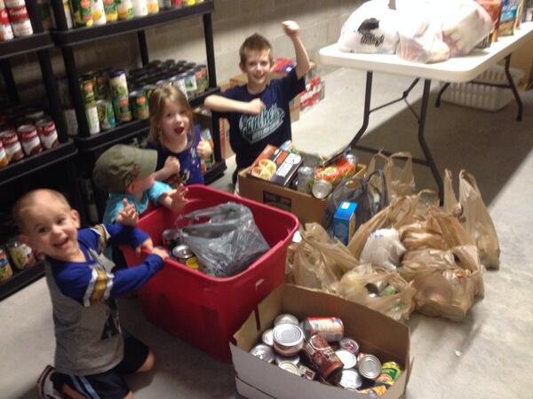 MrBarber_HGE's tweet photo. Shout out to Ms Lawrence for organizing Souper Bowl. Many thanks from CPCC food bank http://t.co/mkK6Izgld6