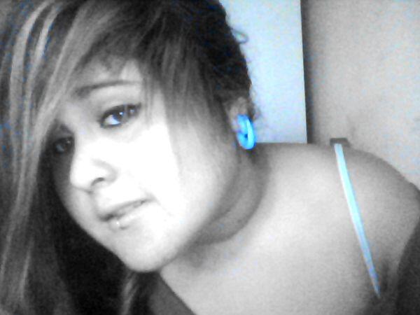 val_inreverse's tweet image. ronnie plzz #webcamtoy