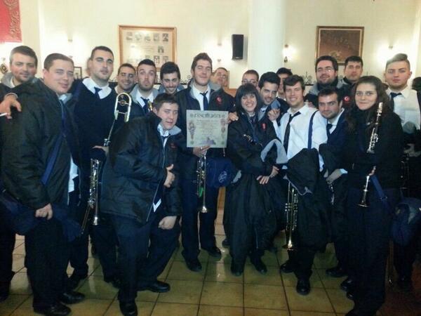 turcossax's tweet photo. Aquí están nuestros flamantes músicos con su Mención de Honor. GRACIAS POR TODO!! Sois muy grandes! @AdelumVillena http://t.co/OfOoMloaNX