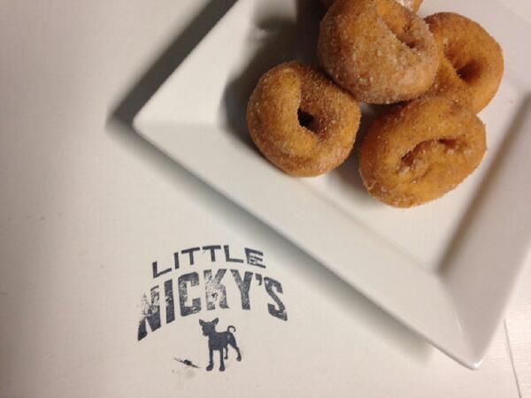 #Staffmeal "best of" buffet: fresh donuts &amp; coffee from <a href="/LittleNickys/">Little Nicky's</a> #3yrs #loveourteam
