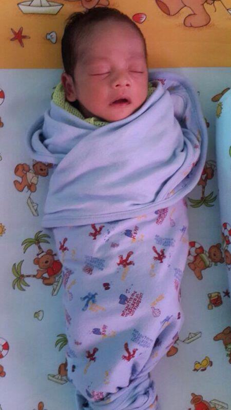 Asslmualaikum. Alhamdullillah. Tis is my new born baby boy..