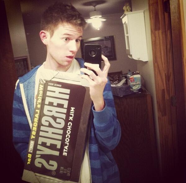 o2Iimagines's tweet photo. imagine

"hey babe! happy valentines day =] i got you some candy" http://t.co/TELLBf1OIH
