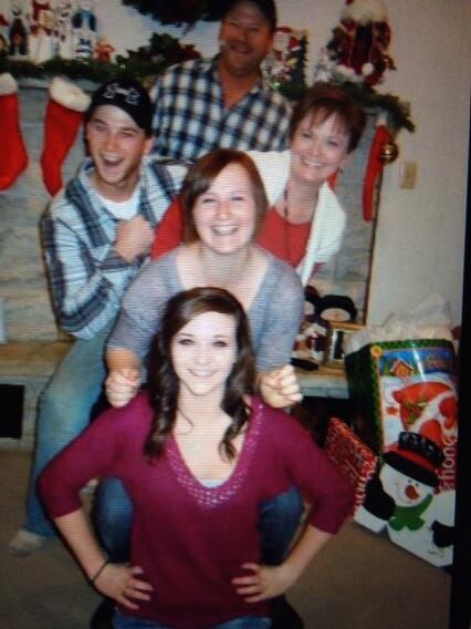 yagalmal's tweet image. If anyone is wondering what my family is like this might be the perfect description. #latenightbrowsing