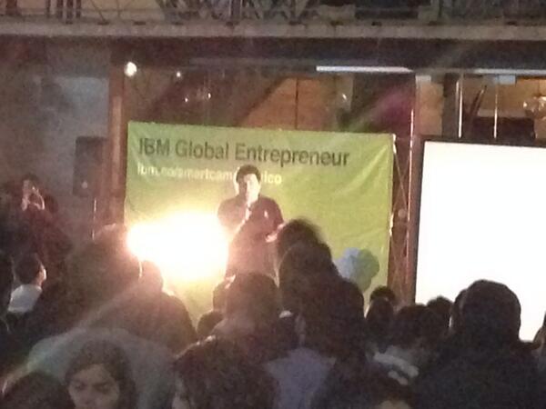 danielacalleja's tweet photo. “@anabelltrejo: #StartupdrinksMx @manolodiaz 👏👏 @EndeavorMexico http://t.co/J9VUf0VJXc” / +10000000