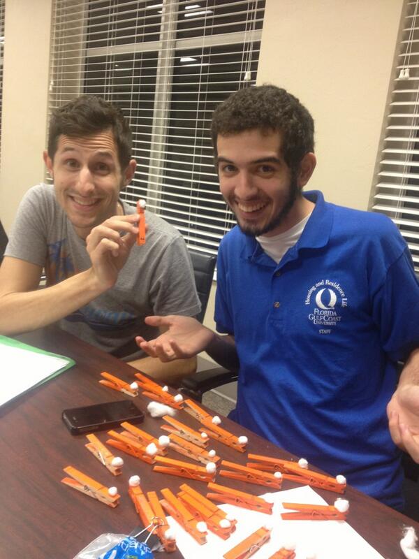 FGCUFRAS2014's tweet photo. @FGCUhousing @FGCUFRAS2014 working on some arts and crafts for @FRAS2014 #FGCU #GETREADY http://t.co/8aQ91JXfLr