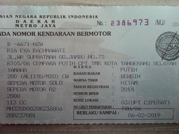 Ria_Ismanto's tweet photo. Asyik2.....RT"@hardiismanto: Cie.. Cie.. STNK nya @Ria_Ismanto udah atas nama sendiri nich yeee... http://t.co/oh1nvWELal"