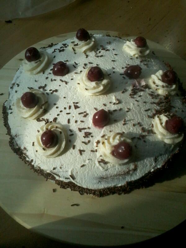 Arco is jarig vandaag..hoeraaaa.. Feliciteren kan en mag.. Via <a href="/jecoscupcakesan/">jecospatisserie</a> ... RT.ook lief..