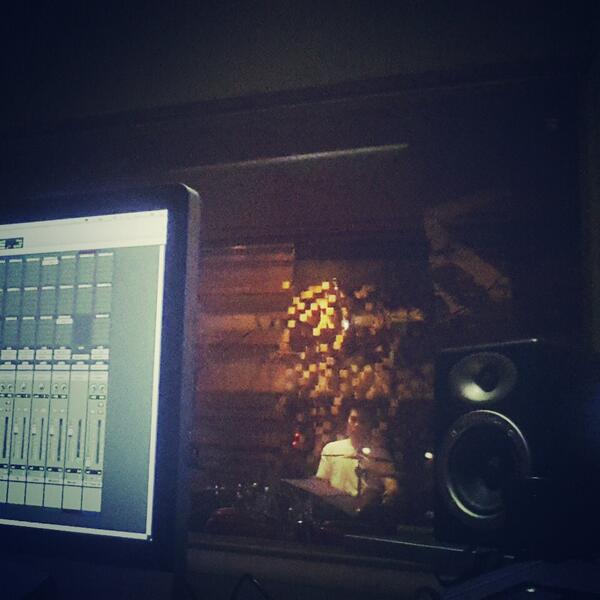 Now recording <a href="/TELEprjct/">TELEproject</a> new track, "Tak Terbalas". <a href="/echasoemantri/">Echa Soemantri</a> on drums.