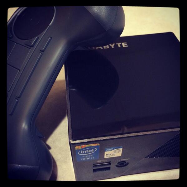 sptonjohn's tweet image. #SteamMachine
