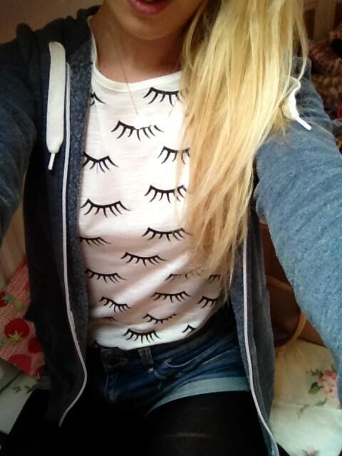 FennieBee's tweet image. love my eyelash top from @missguidedcouk #flutterflutter