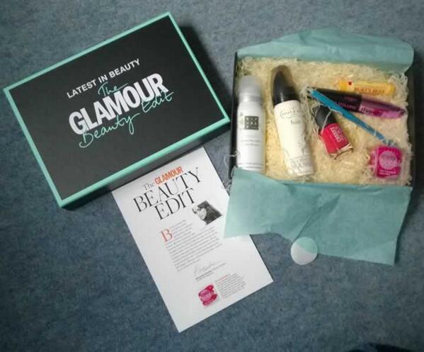 DSandlerMakeup's tweet photo. SO EXCITED look what I got! BIG MWAH 2 our friends at @AlexSteinherr &amp; @LatestInBeauty get urs http://t.co/f02uNqAvqY http://t.co/wmdaZsyxof