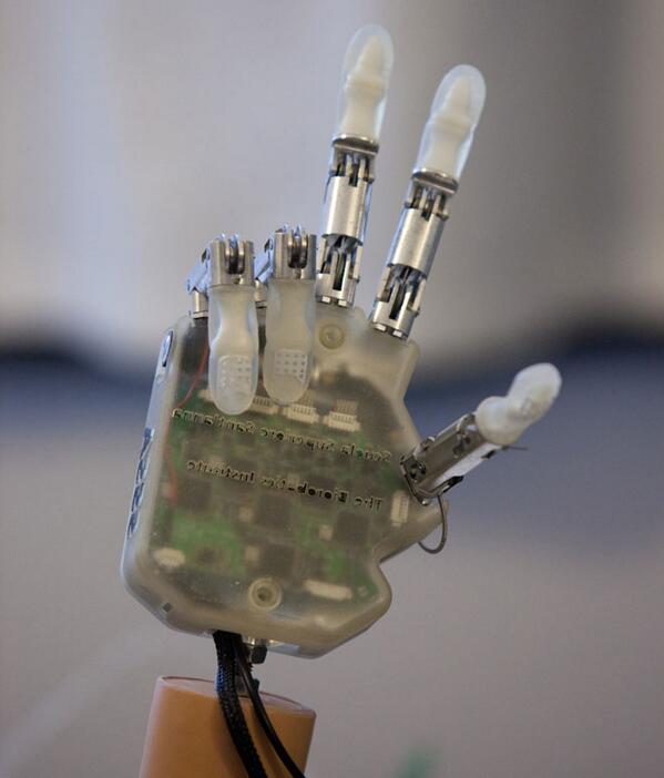 CarolynCSchmidt's tweet image. MT Amazing! &quot;New bionic hand gives an amputee a grip -- and a sense of touch wrd.cm/1iu9UT3  http://t.co/T8COeIwW5X&quot; #TheBionicMan