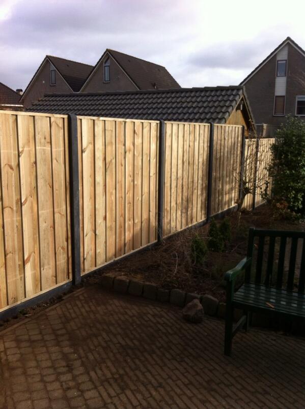 MarkusRozenveld's tweet image. Schutting geplaatst in Assen met @harmpie5