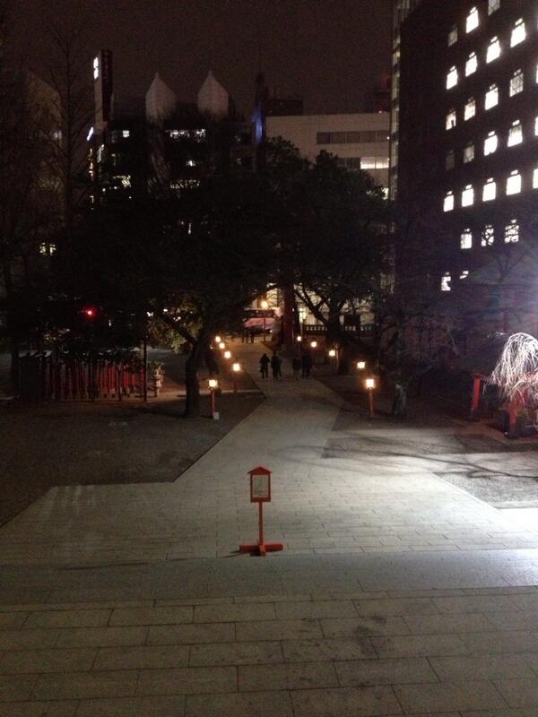 cashboxman's tweet photo. 花園神社。誰もいない。 http://t.co/U18FE3Iomt