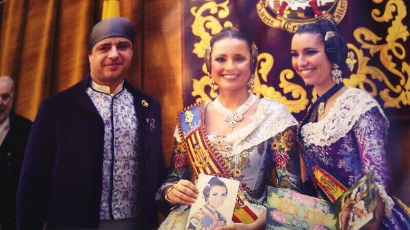 Nuestro Fallera Mayor @Andrea_247 y <a href="/JULIO_INCOPLAST/">JULIO FERNANDEZ</a> el Domingo en el Intercambio de fotos con nuestra FMV.