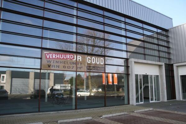 GoudBedrijfshv's tweet photo. Goud BHV verhuurd 807 m² showroom aan Super Keukens op woonboulevard “Capelle XL” te Capelle aan den IJssel. http://t.co/BWD5O9HOT9