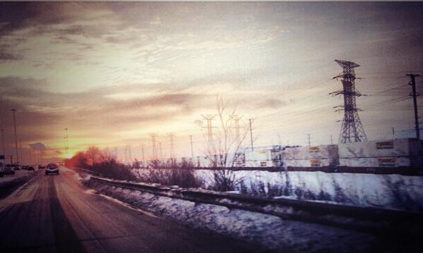 TheKenMiller1's tweet photo. @JBHuntDrivers Intermodal lining up in Chicago entering the @BNSFRailway #Corwith http://t.co/sqbRm0Nnyv