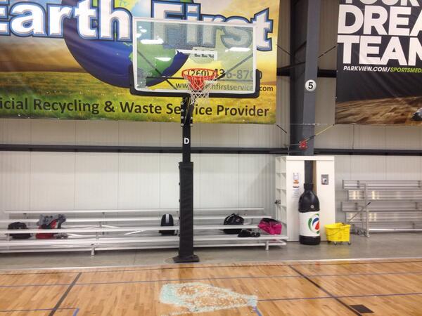 CCane260's tweet photo. @vjhAlways100 broken glass everywhere #always100 http://t.co/odRgFYPpNg