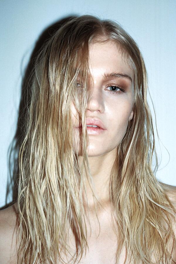 Rebecca @PremierModels, photo @carlyscottphotograph & makeup/hair me #maccosmetics #number7 #thebalm #andotherstories