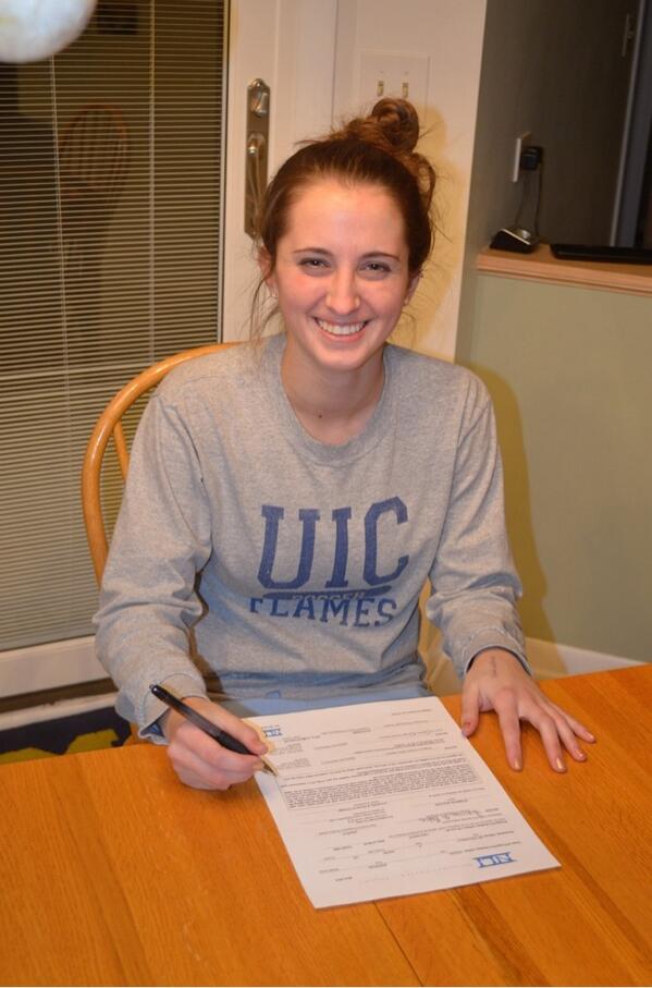 PHSComputerGuy's tweet image. Congrats to Jenny on her commitment to UIC soccer #uicsoccer