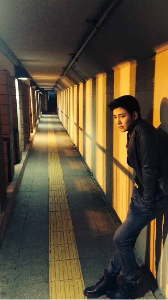 Jichangwook's tweet photo. ��해? 누구기다려????ㅎㅎ http://t.co/AUCKpP8iyS