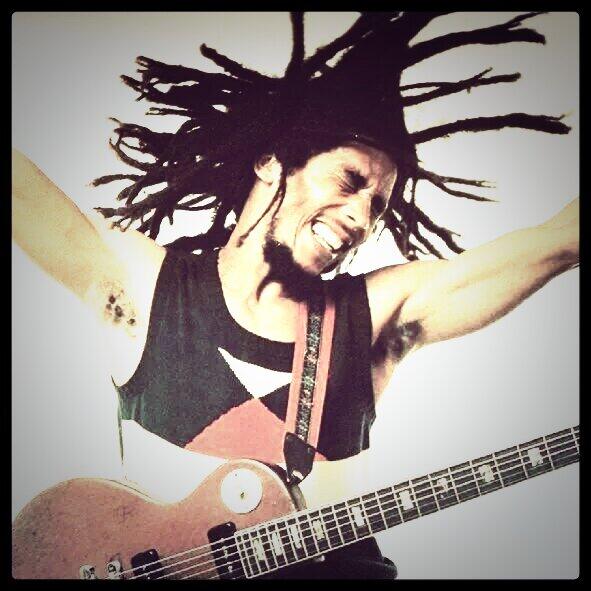MiDiZiSoul's tweet photo. Happy Bday to THE 'Legend' of legends, Bob Marley!! #Jammin' http://t.co/5aZYaia1yO