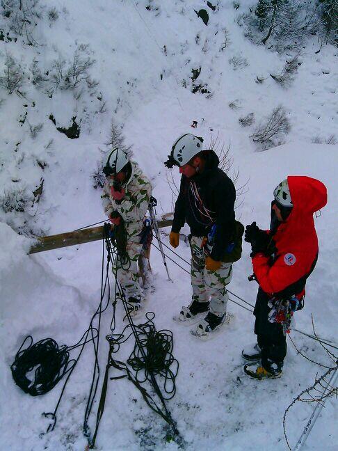 Préparation de la mission restitution du stage hivernal GCM. Cette nuit un commando du 27BCA teste le dispositif.