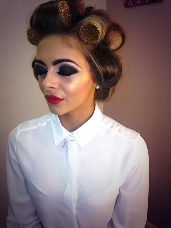 makeupbysj's tweet image. Few appointments left for Saturday 💄£20 for a full face of make up  £15 just eyes 💄