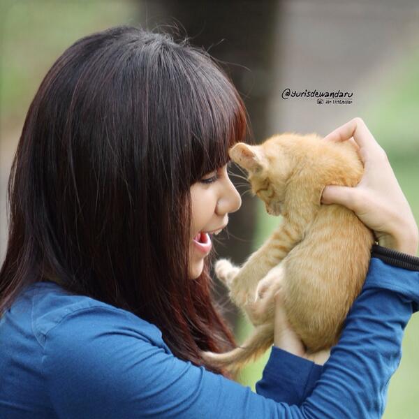 AnisaRahma_Adi's tweet photo. Wah trnyata banyak yg blom tidur, hehehe hati2 terkena insomnia :p salam dr si kecil.. Good night!~ http://t.co/4C1DwYKU89