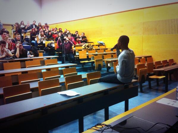 Veille2014's tweet photo. Kurtis, un étudiant toulousain se prête aussi au jeu !! #Veille2014 http://t.co/Zq5YdpJ4a0