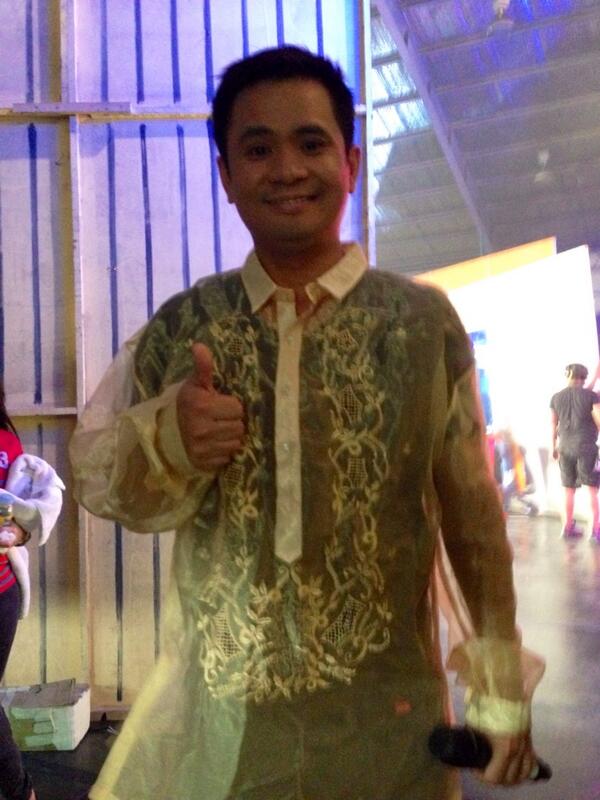TV5Insider's tweet photo. Happy si kaTropa @ogiealcasid sa masayang audience ng PCU! @TropaMokoUnli http://t.co/Wdx5ZLFb9A
